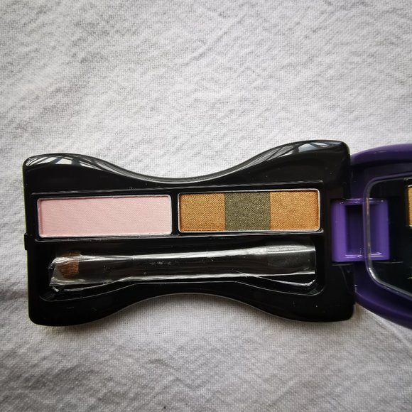 Fun Makeup Bundle - Picture 5 of 9